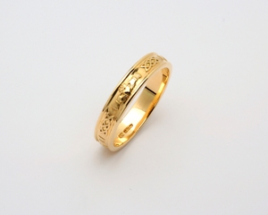 Ladies 14k Gold Corrib Claddagh Wedding Band WBFR124